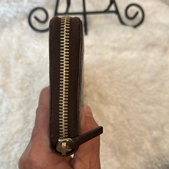 Gucci Leather Zipper Wallet - Picture 3 of 7